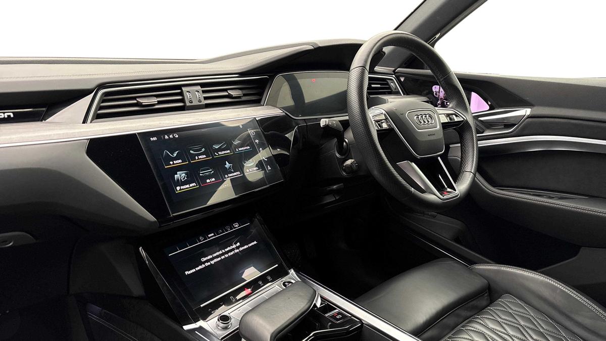 Used Audi e-tron 2022 for sale - 78169183: Photo 2