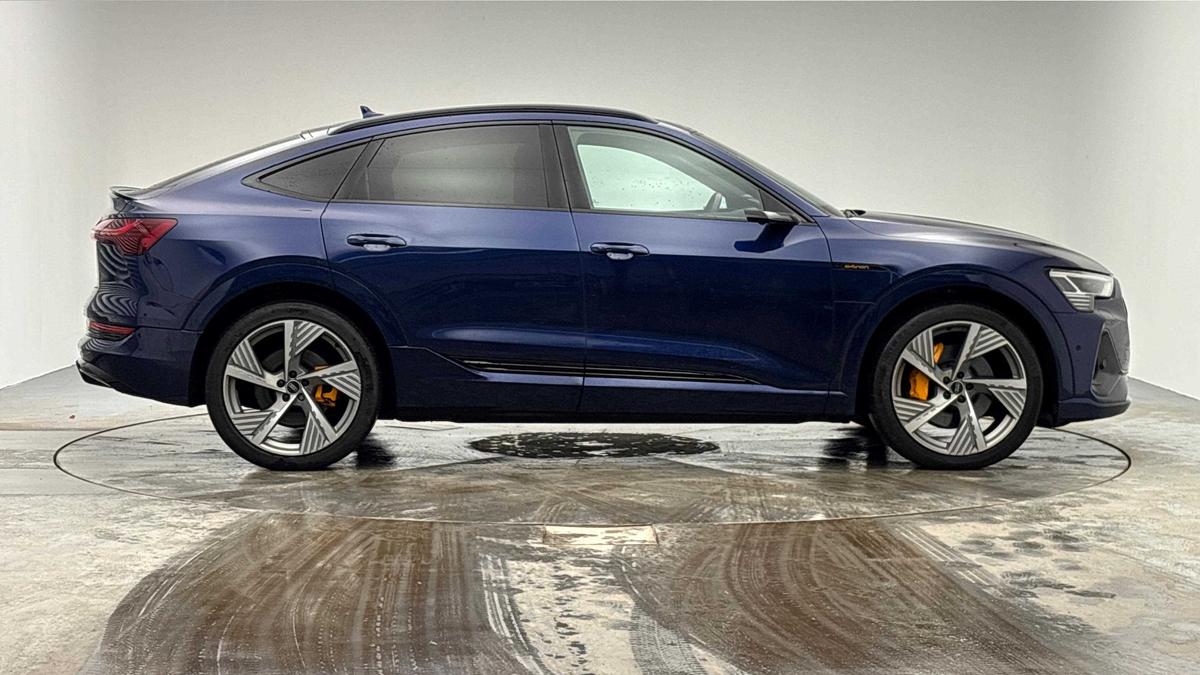 Used Audi e-tron 2022 for sale - 78169183: Photo 4