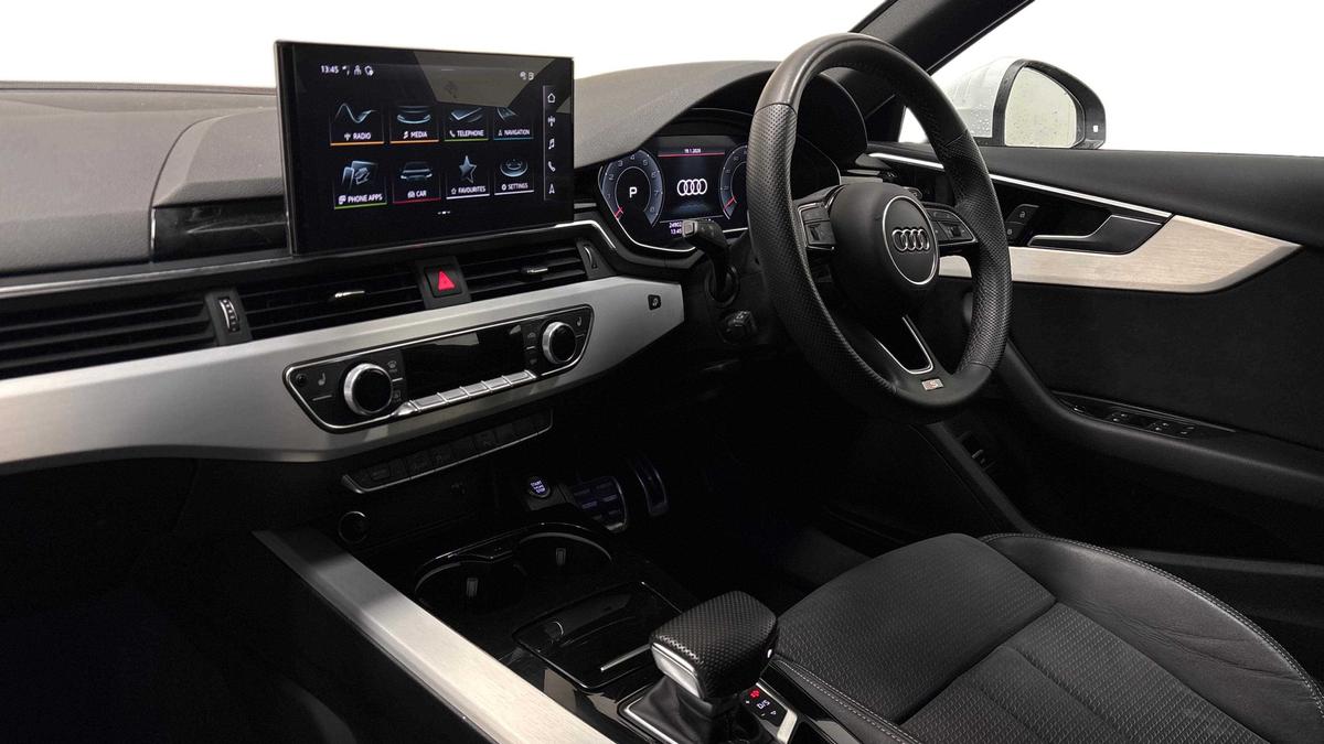 Used Audi A4 2024 for sale - 77650221: Photo 2