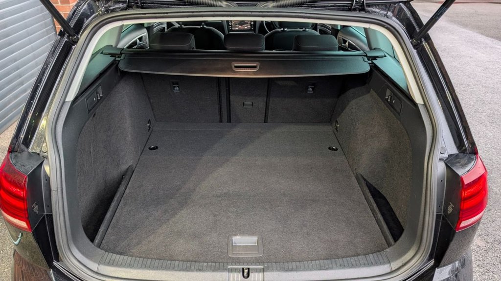 Used Volkswagen Golf 2020 for sale - 77302603: Photo 12