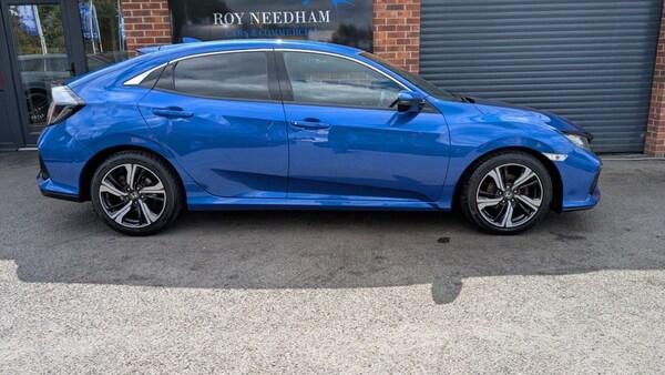 Used Honda Civic 2019 for sale - 75642204: Photo 3