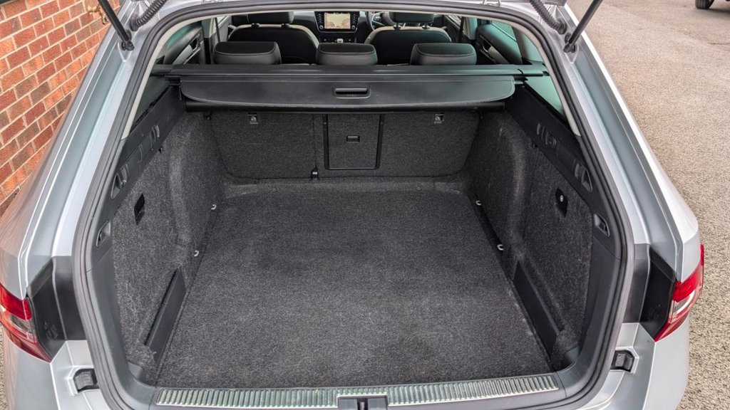 Used Skoda Superb 2022 for sale - 78181025: Photo 12