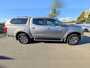 Used Nissan Navara 2017 for sale - 76068752: Photo