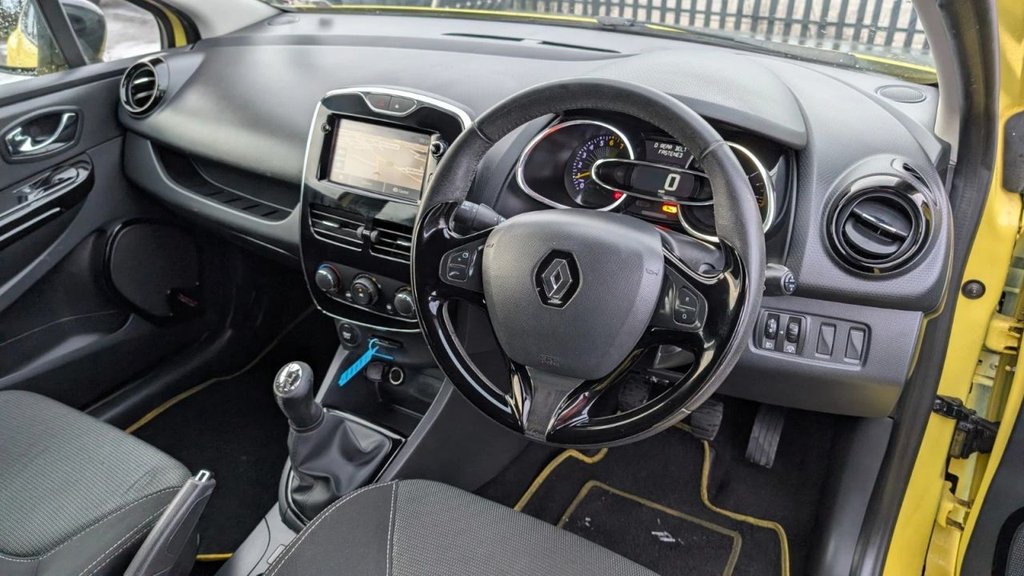 Used Renault Clio 2013 for sale - 77302181: Photo 11