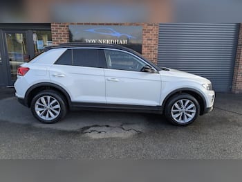 Used Volkswagen T-Roc 2019 for sale - 79749457: Photo