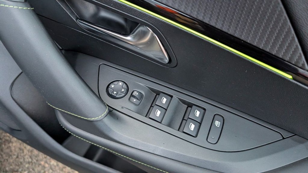 Used Peugeot 2008 2021 for sale - 76962014: Photo 23