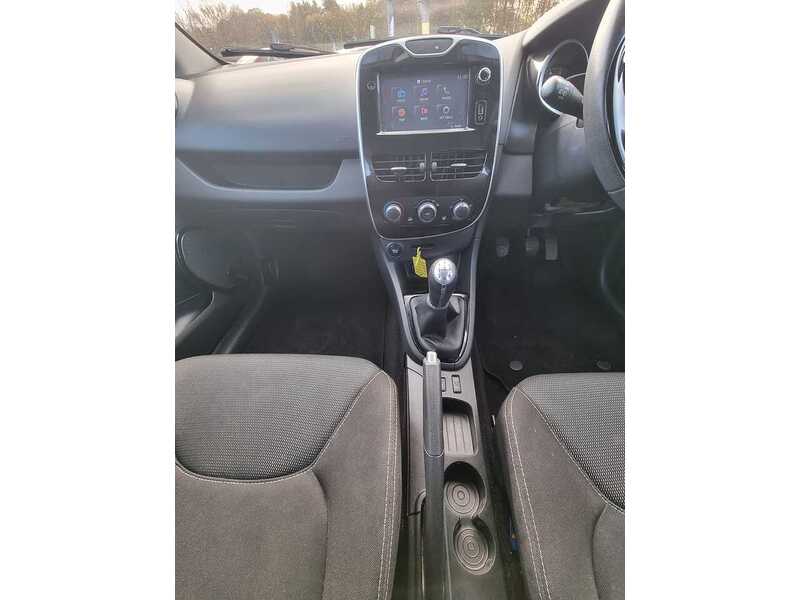 Used Renault Clio 2015 for sale - 76368332: Photo 10