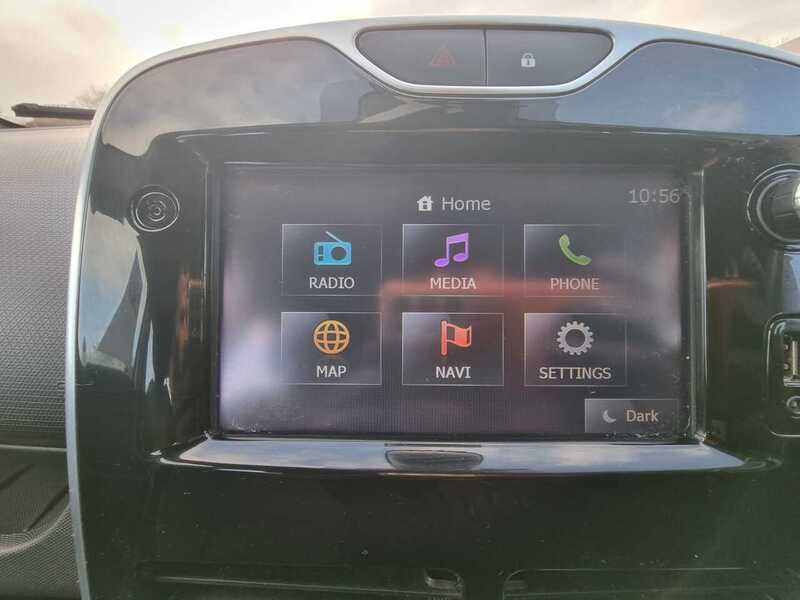 Used Renault Clio 2015 for sale - 76368332: Photo 18