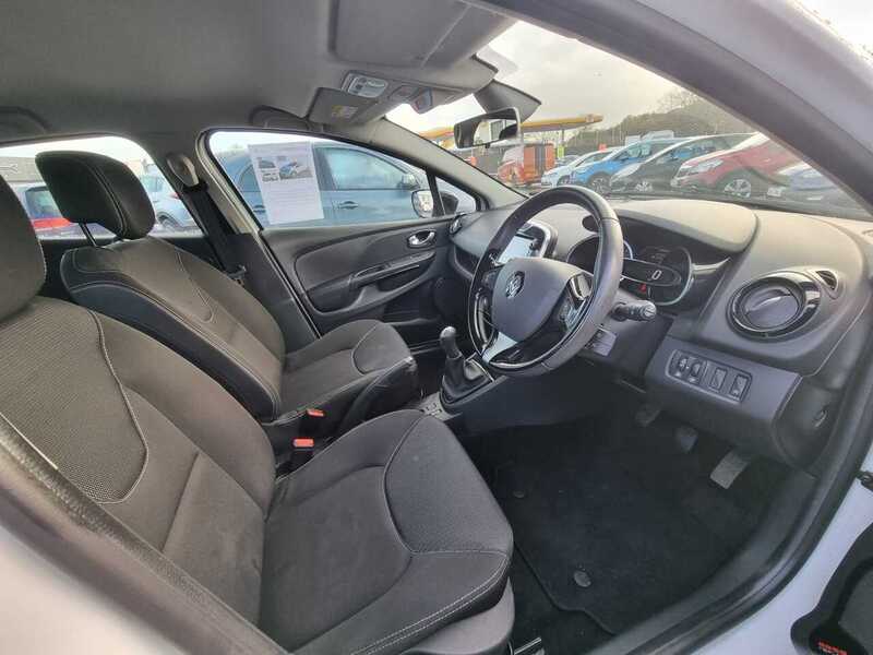 Used Renault Clio 2015 for sale - 76368332: Photo 21