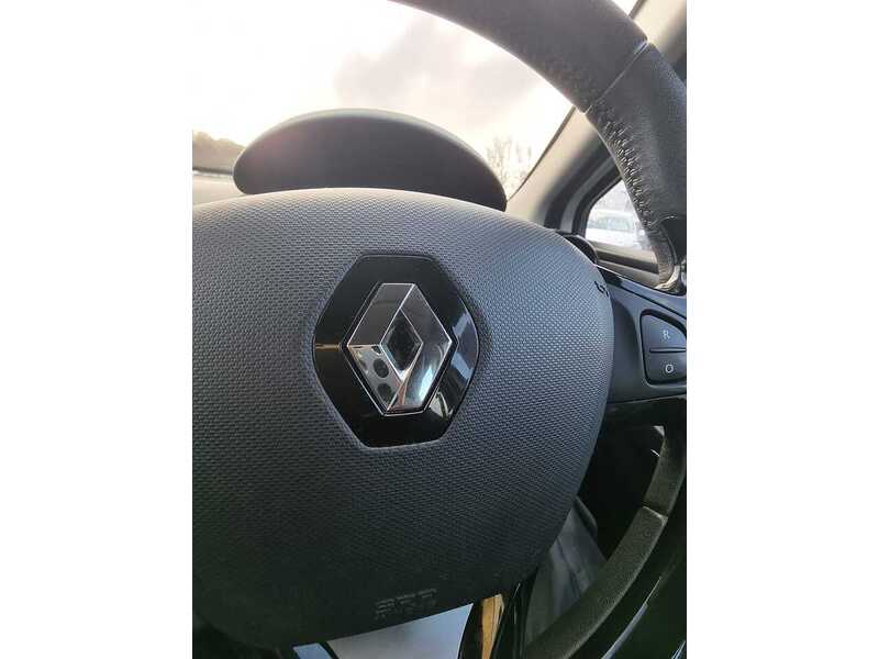 Used Renault Clio 2015 for sale - 76368332: Photo 24