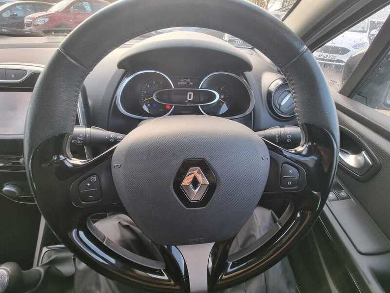 Used Renault Clio 2015 for sale - 76368332: Photo 27