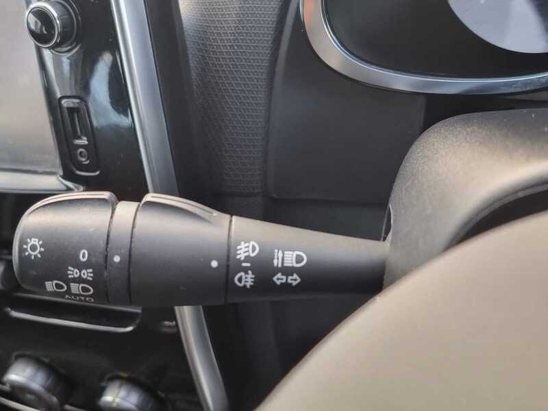 Used Renault Clio 2015 for sale - 76368332: Photo 29