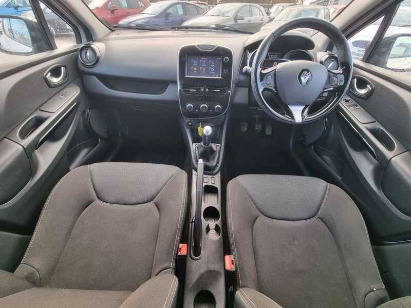 Used Renault Clio 2015 for sale - 76368332: Photo 30