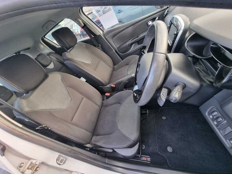 Used Renault Clio 2015 for sale - 76368332: Photo 32