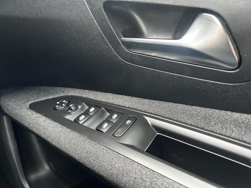 Used Peugeot 3008 2018 for sale - 77591421: Photo 50