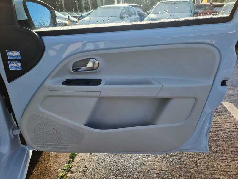 Used Volkswagen up! 2025 for sale - 76686807: Photo 27