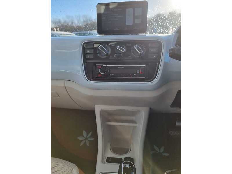 Used Volkswagen up! 2025 for sale - 76686807: Photo 32