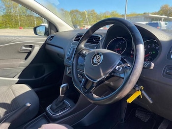 Used Volkswagen Polo 2017 for sale - 78367637: Photo