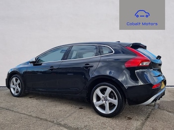 Used Volvo V40 2014 for sale - 77880656: Photo