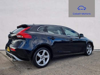 Used Volvo V40 2014 for sale - 77880656: Photo