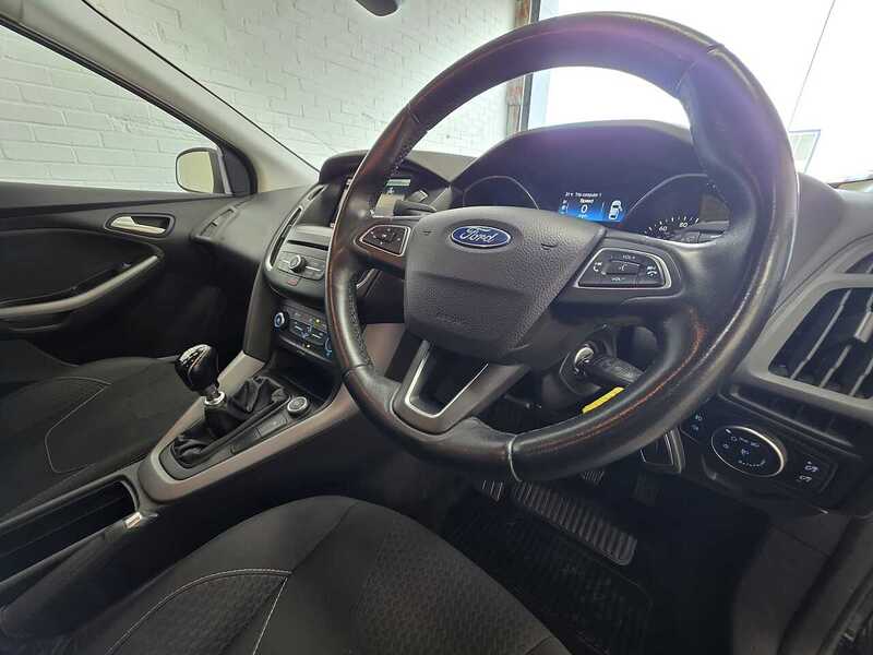 Used Ford Focus 2015 for sale - 75998976: Photo 10