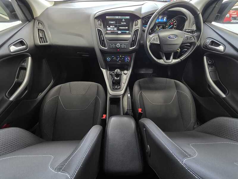 Used Ford Focus 2015 for sale - 75998976: Photo 11