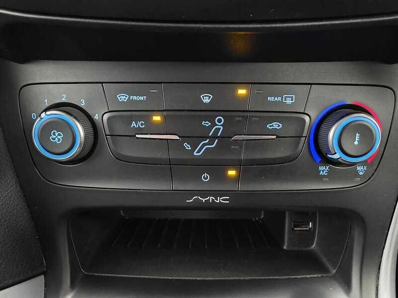 Used Ford Focus 2015 for sale - 75998976: Photo 24