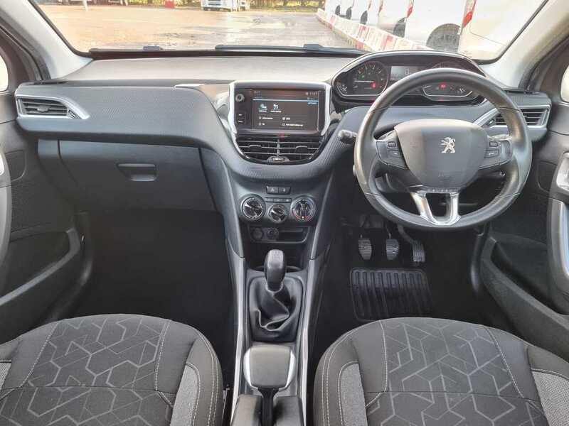 Used Peugeot 2008 2017 for sale - 76618263: Photo 10