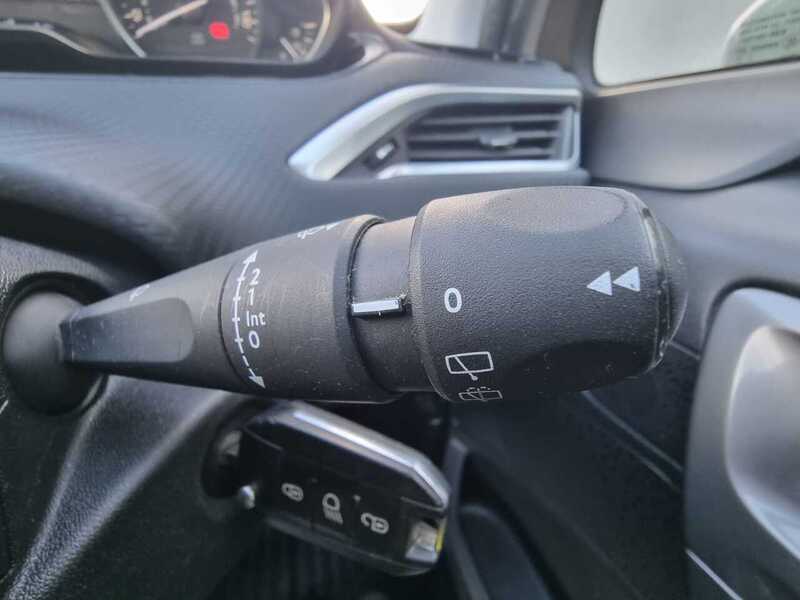 Used Peugeot 2008 2017 for sale - 76618263: Photo 13