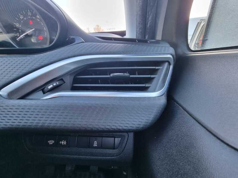 Used Peugeot 2008 2017 for sale - 76618263: Photo 17