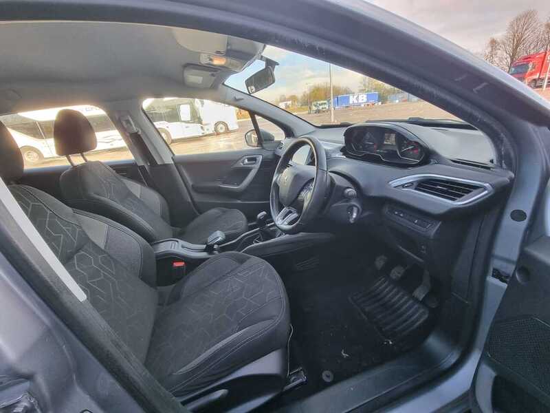 Used Peugeot 2008 2017 for sale - 76618263: Photo 28