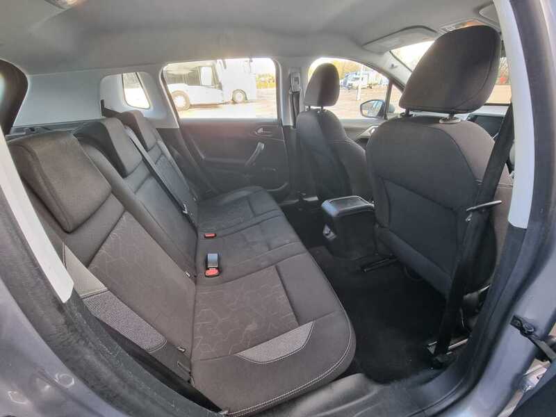 Used Peugeot 2008 2017 for sale - 76618263: Photo 32