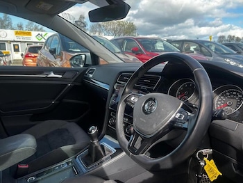 Used Volkswagen Golf 2017 for sale - 78272930: Photo