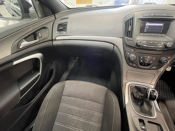 Used Vauxhall Insignia 2013 for sale - 76232399: Photo 31