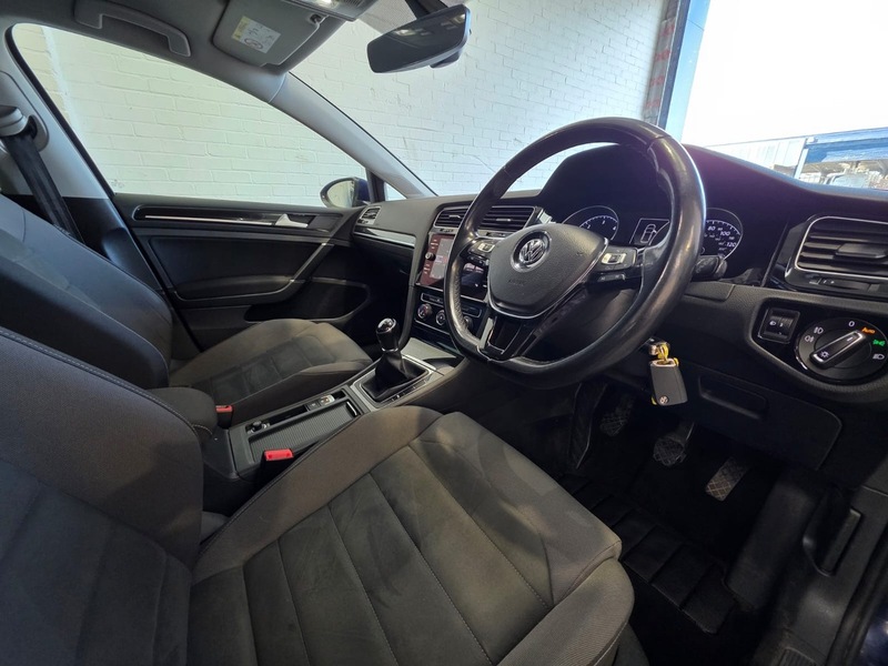 Used Volkswagen Golf 2017 for sale - 76047043: Photo 12
