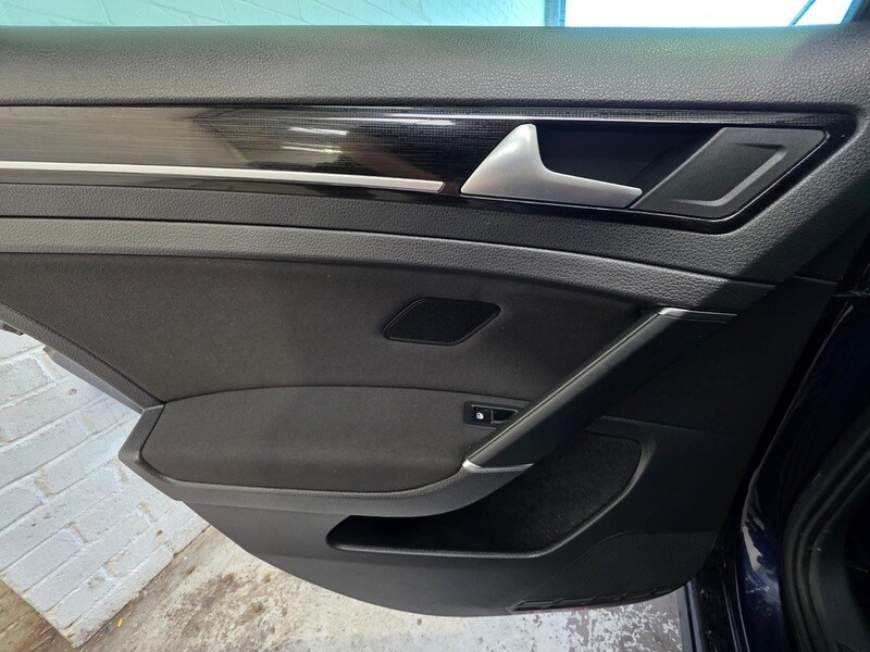 Used Volkswagen Golf 2017 for sale - 76047043: Photo 30