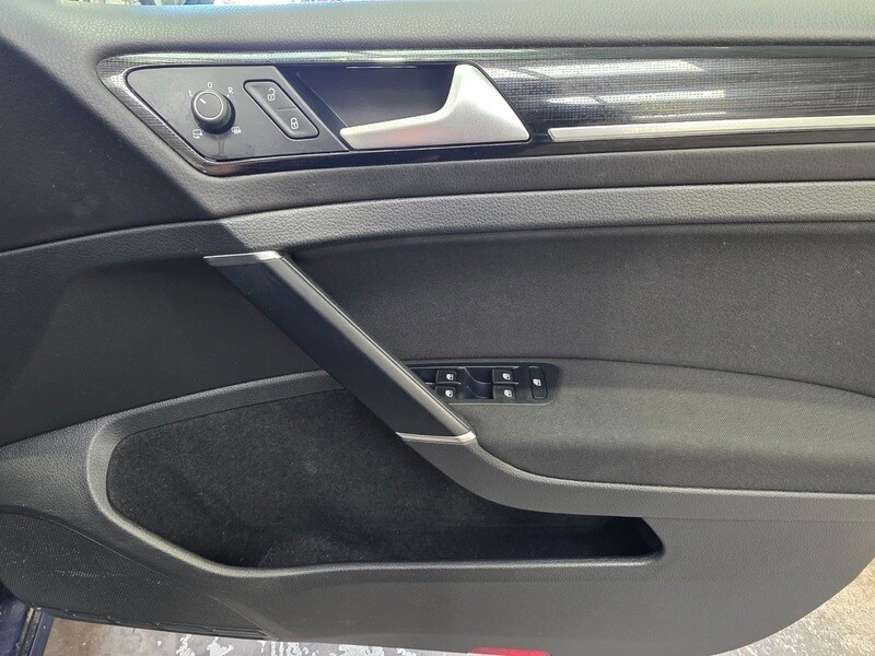 Used Volkswagen Golf 2017 for sale - 76047043: Photo 31