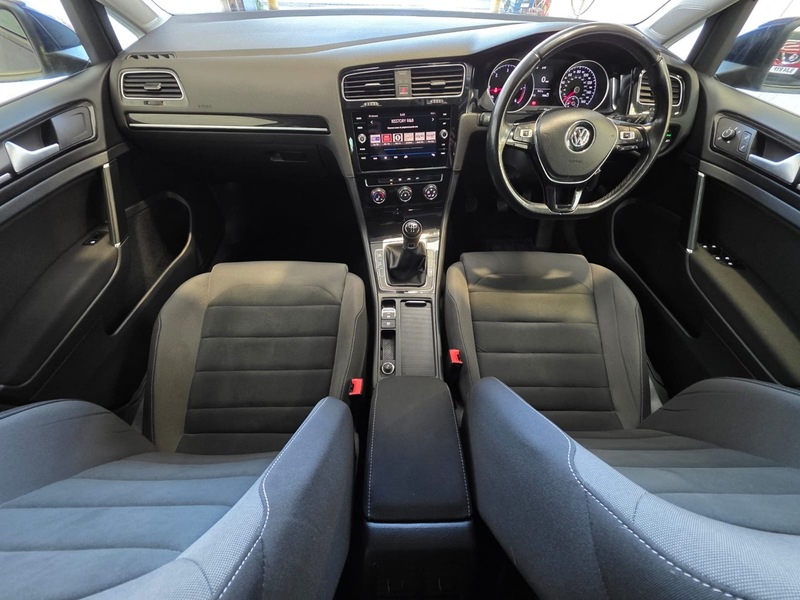 Used Volkswagen Golf 2017 for sale - 76047043: Photo 9