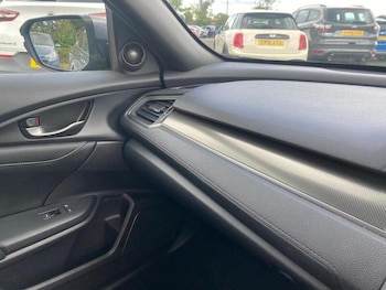 Used Honda Civic 2019 for sale - 79381080: Photo