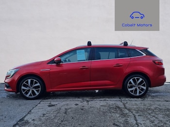 Used Renault Megane 2017 for sale - 77356870: Photo