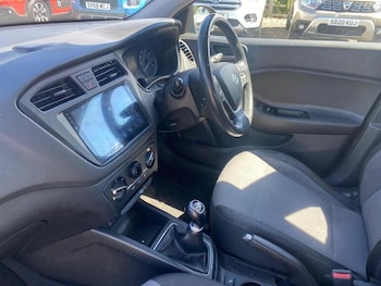 Used Hyundai i20 2017 for sale - 79314205: Photo