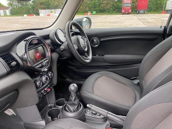 Used MINI Hatch 2019 for sale - 78715399: Photo