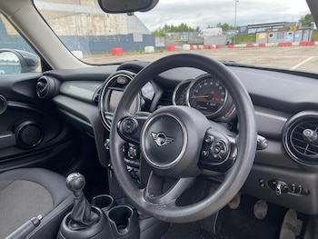Used MINI Hatch 2019 for sale - 78715399: Photo