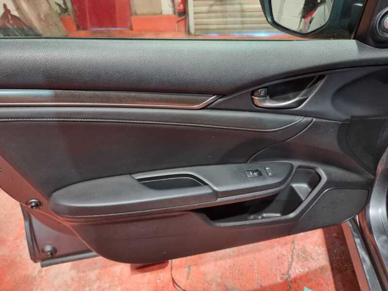 Used Honda Civic 2018 for sale - 76821340: Photo 20
