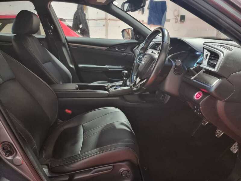 Used Honda Civic 2018 for sale - 76821340: Photo 30