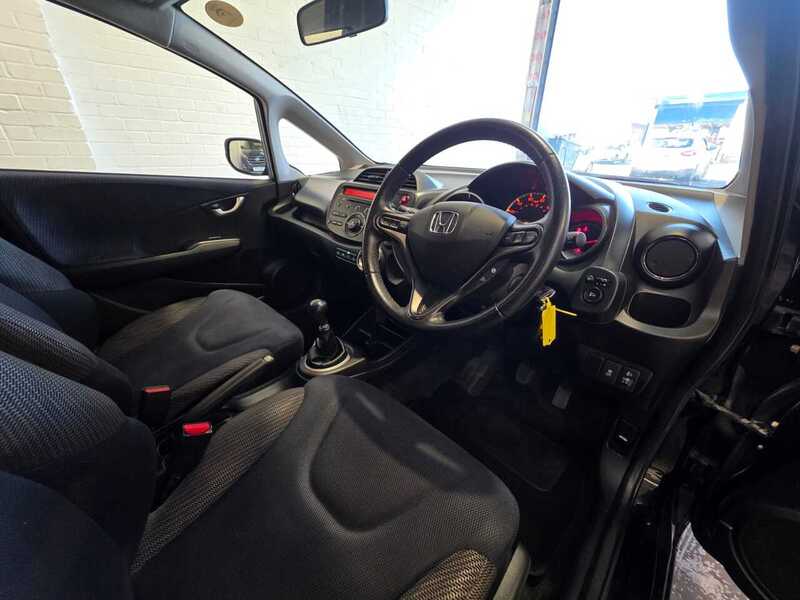 Used Honda Jazz 2014 for sale - 76065059: Photo 17