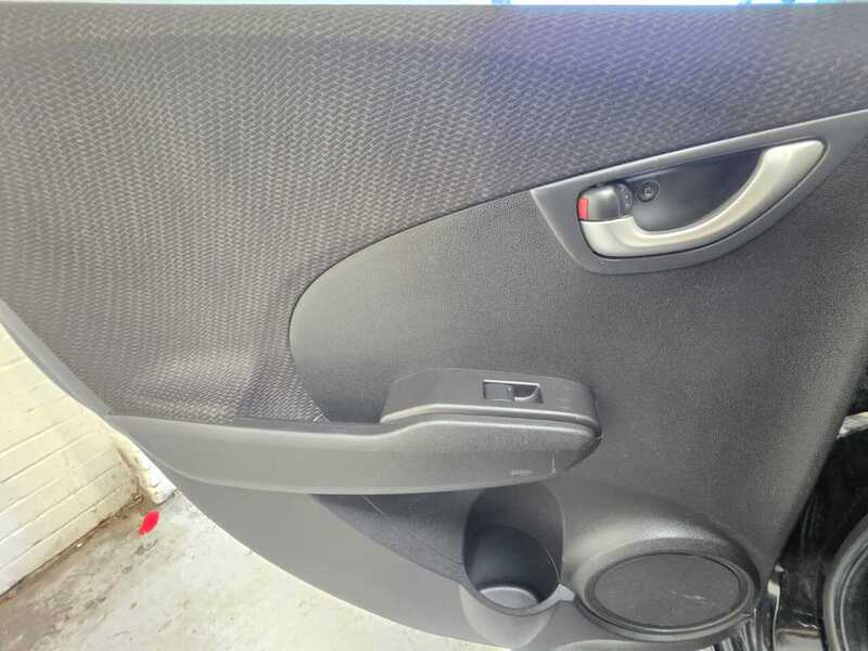 Used Honda Jazz 2014 for sale - 76065059: Photo 25