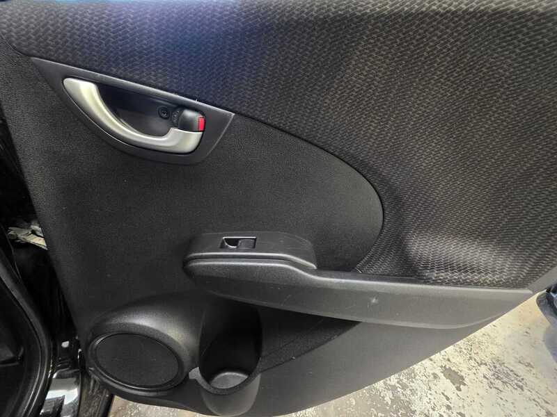 Used Honda Jazz 2014 for sale - 76065059: Photo 26