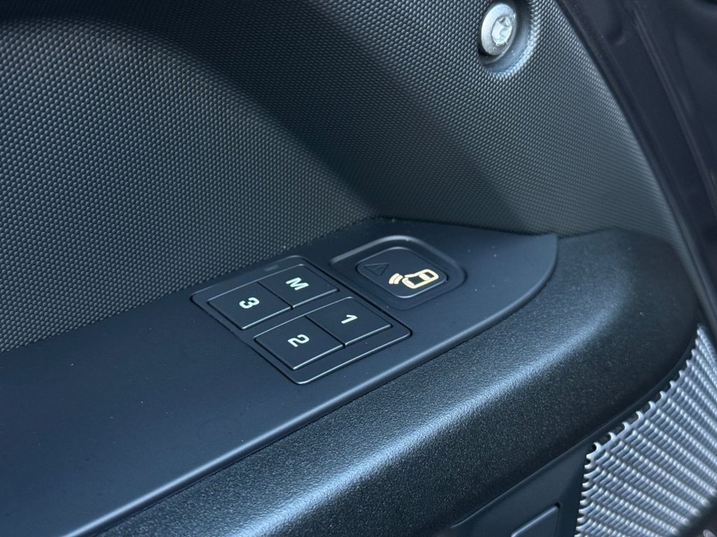 Used Land Rover Defender 2021 for sale - 78016835: Photo 24