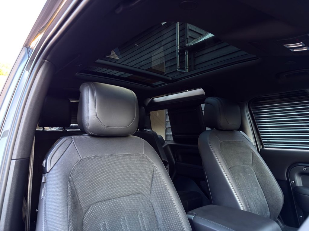 Used Land Rover Defender 2021 for sale - 78016835: Photo 47